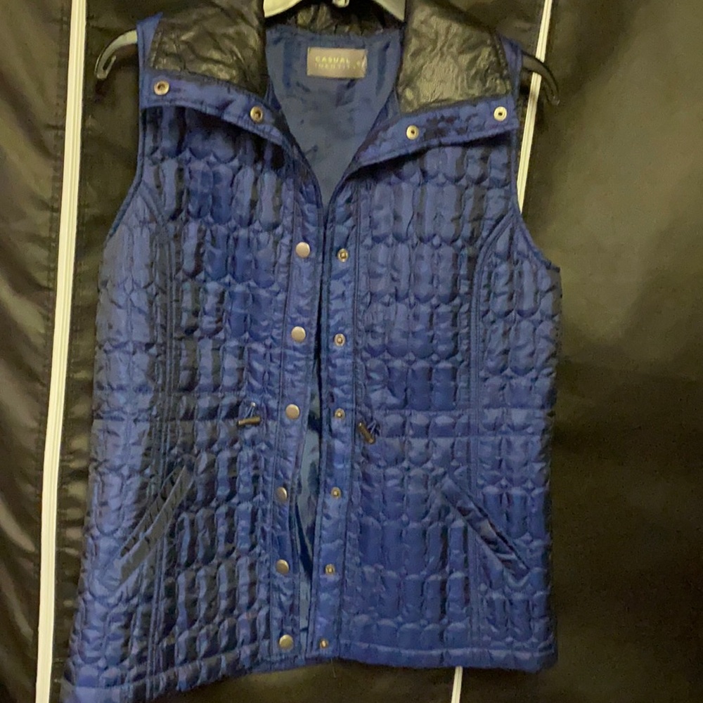 Very good condition , great for the fall